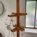 Patère wears pine coat 70