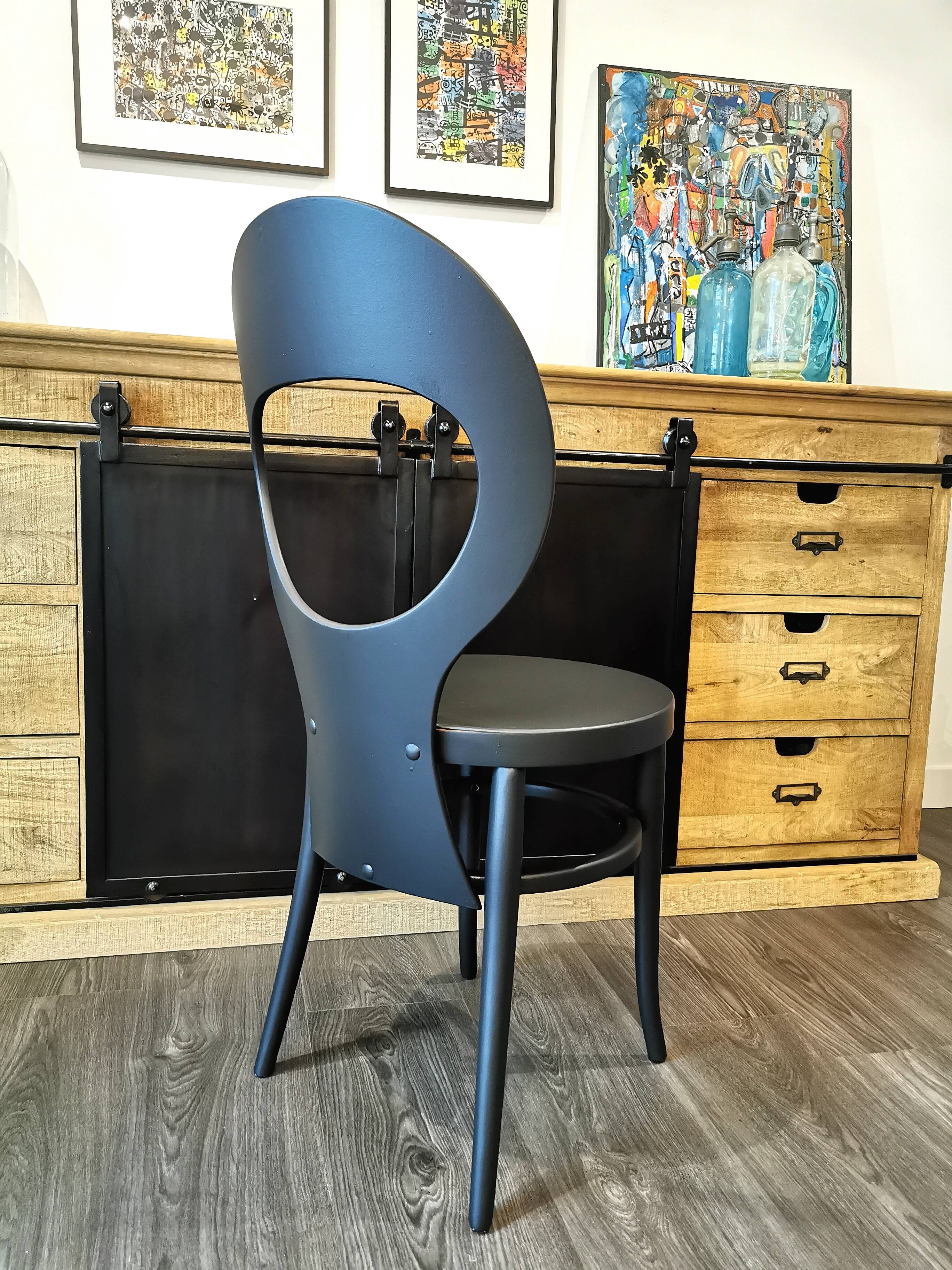 Series of 6 mismatched bistro chairs Baumann and Gizycko