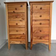 Paire de  chiffoniers 5 tiroirs en pin  . années 80