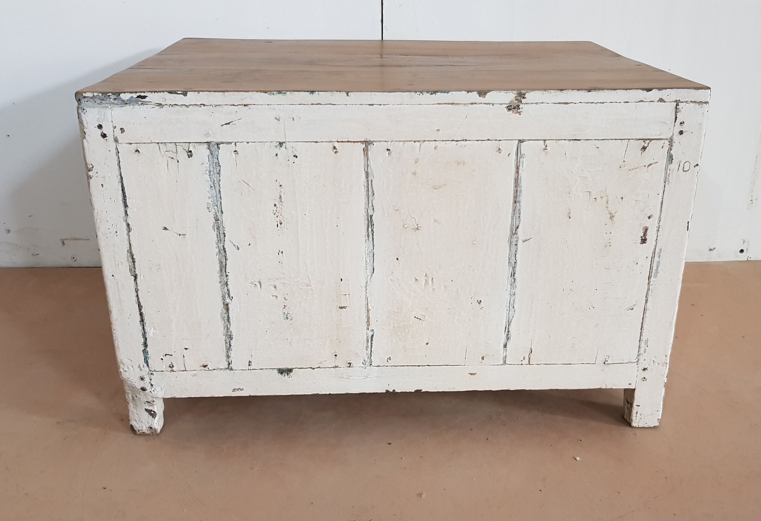 Old piece of furniture by trade (jeweler)