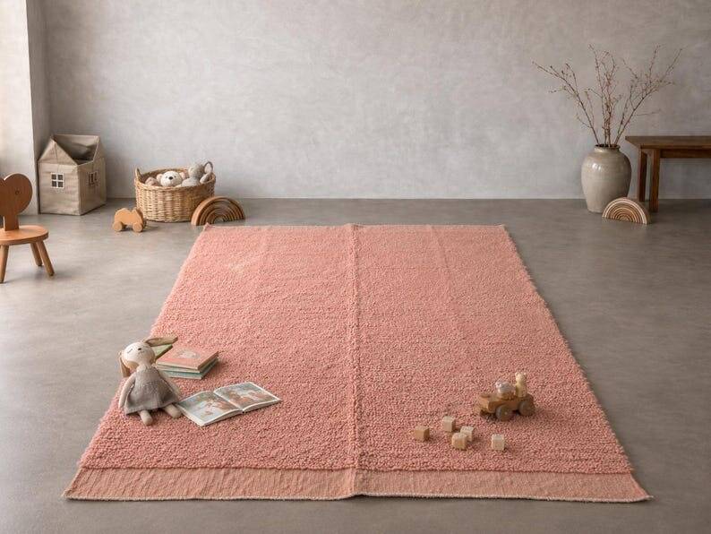Handmade Berber rug with pink patterns, size 1.5/2.5 m.