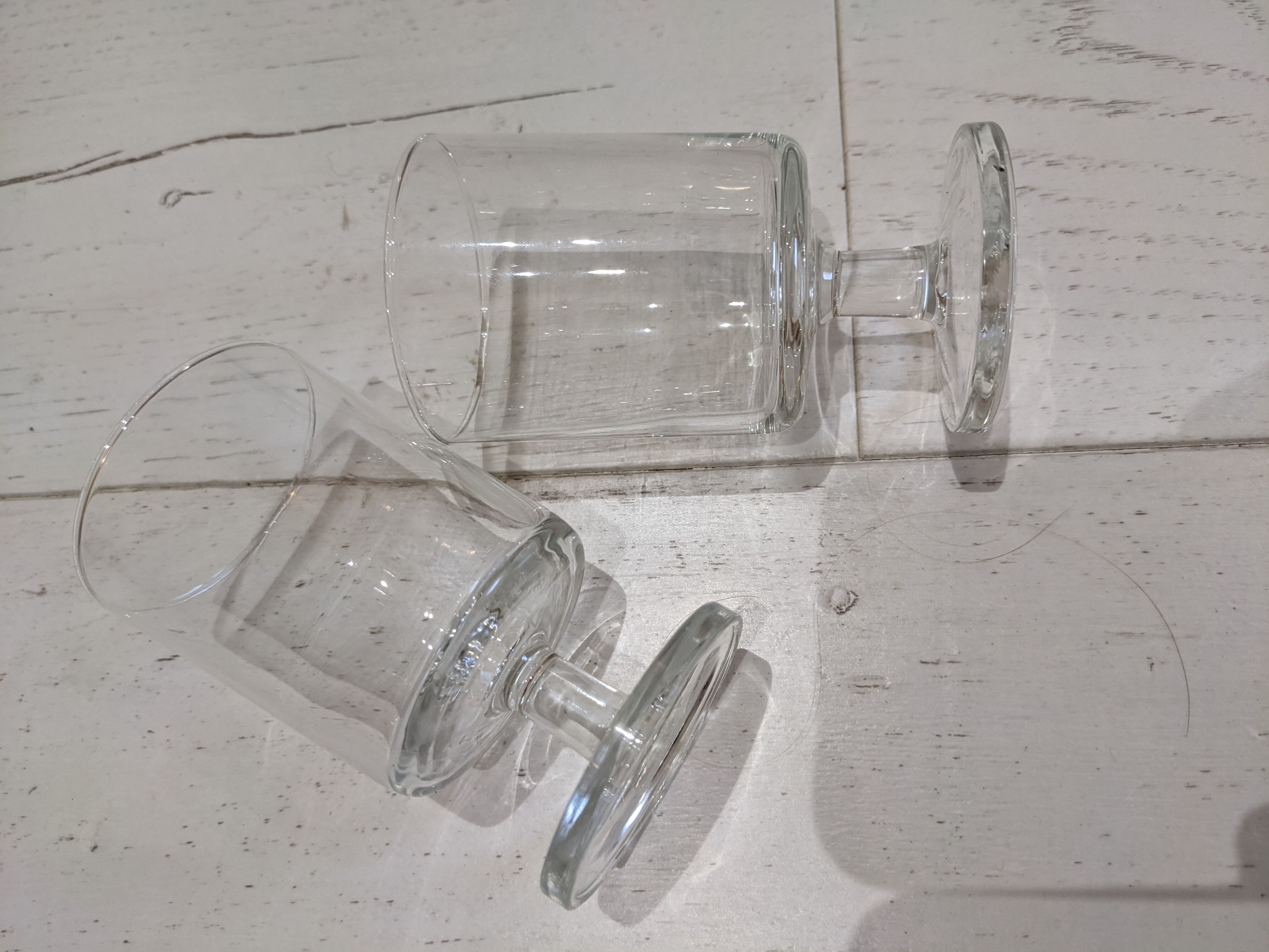 Stemmed glasses 70s crystal water