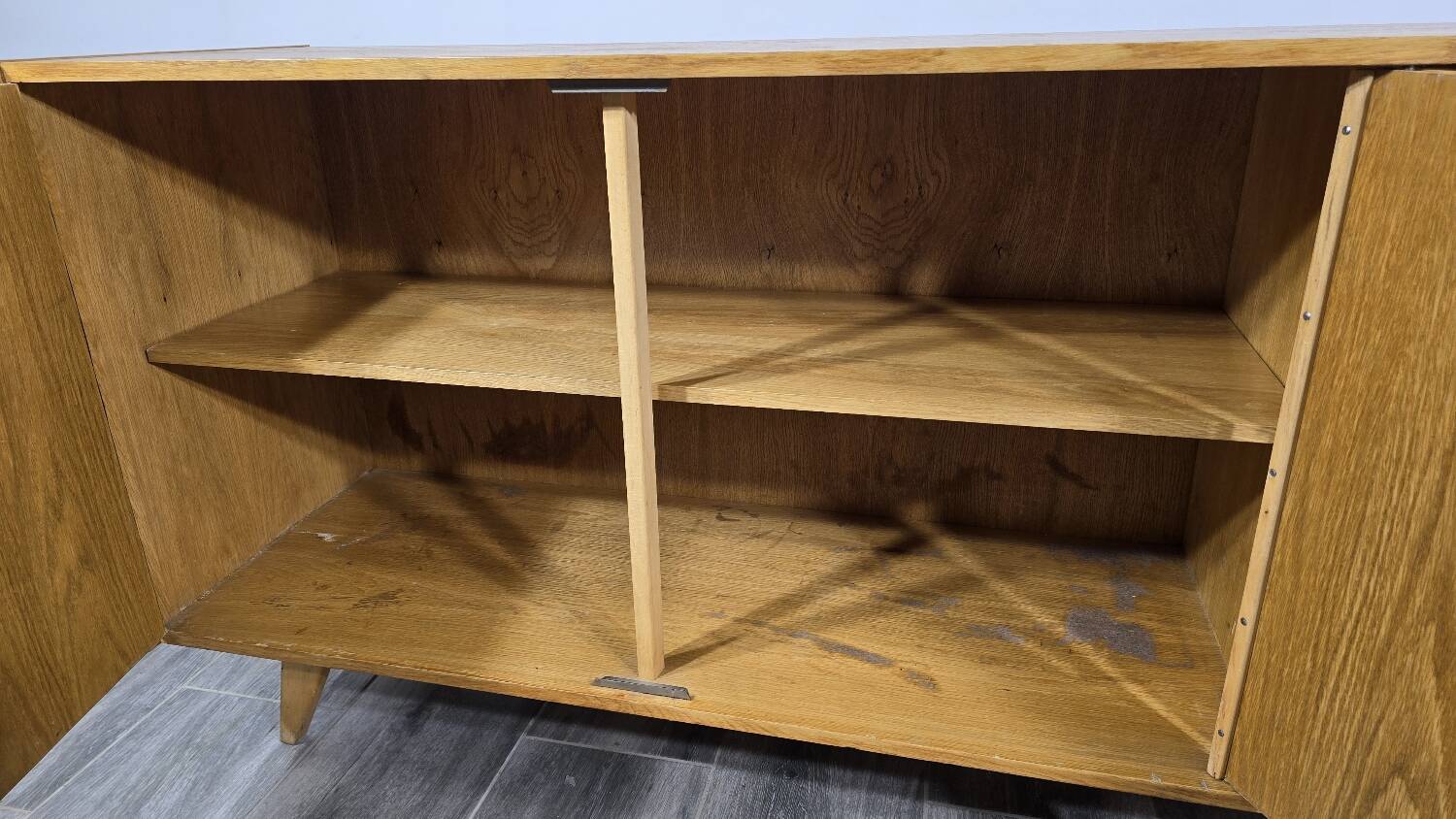 Buffet de Jiri Jiroutek pour Interior Prague, années 1960