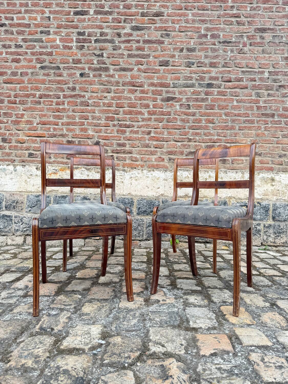 Suite De Quatre Chaises De Salle à Manger En Acajou D’époque Charles X XIX Eme Siècle