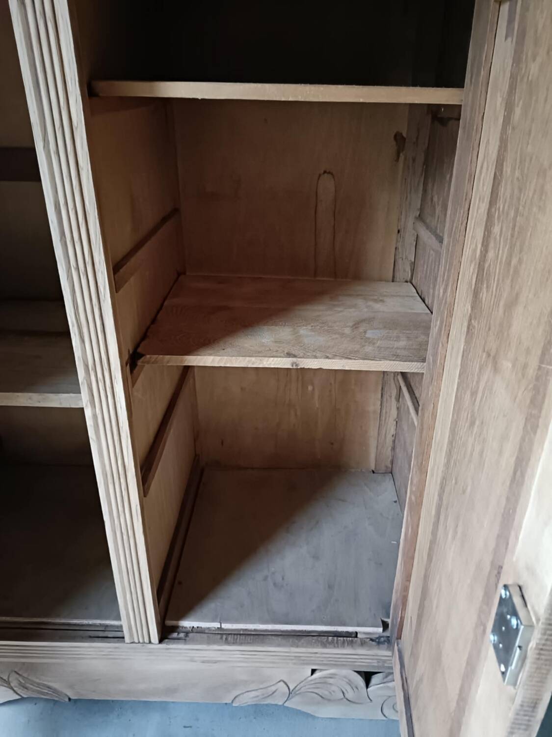 Asymmetrical wardrobe