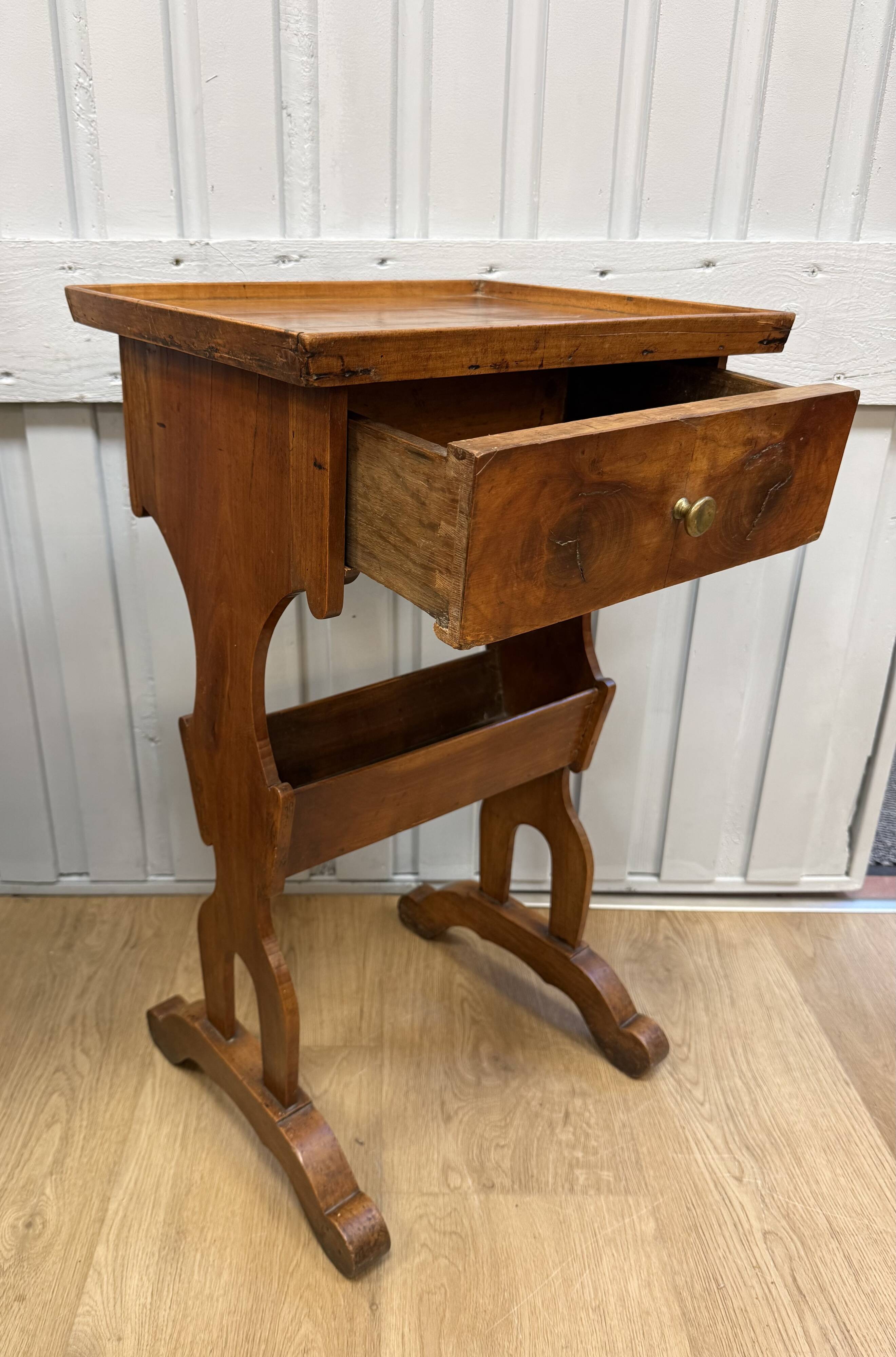 small side table Folk Art