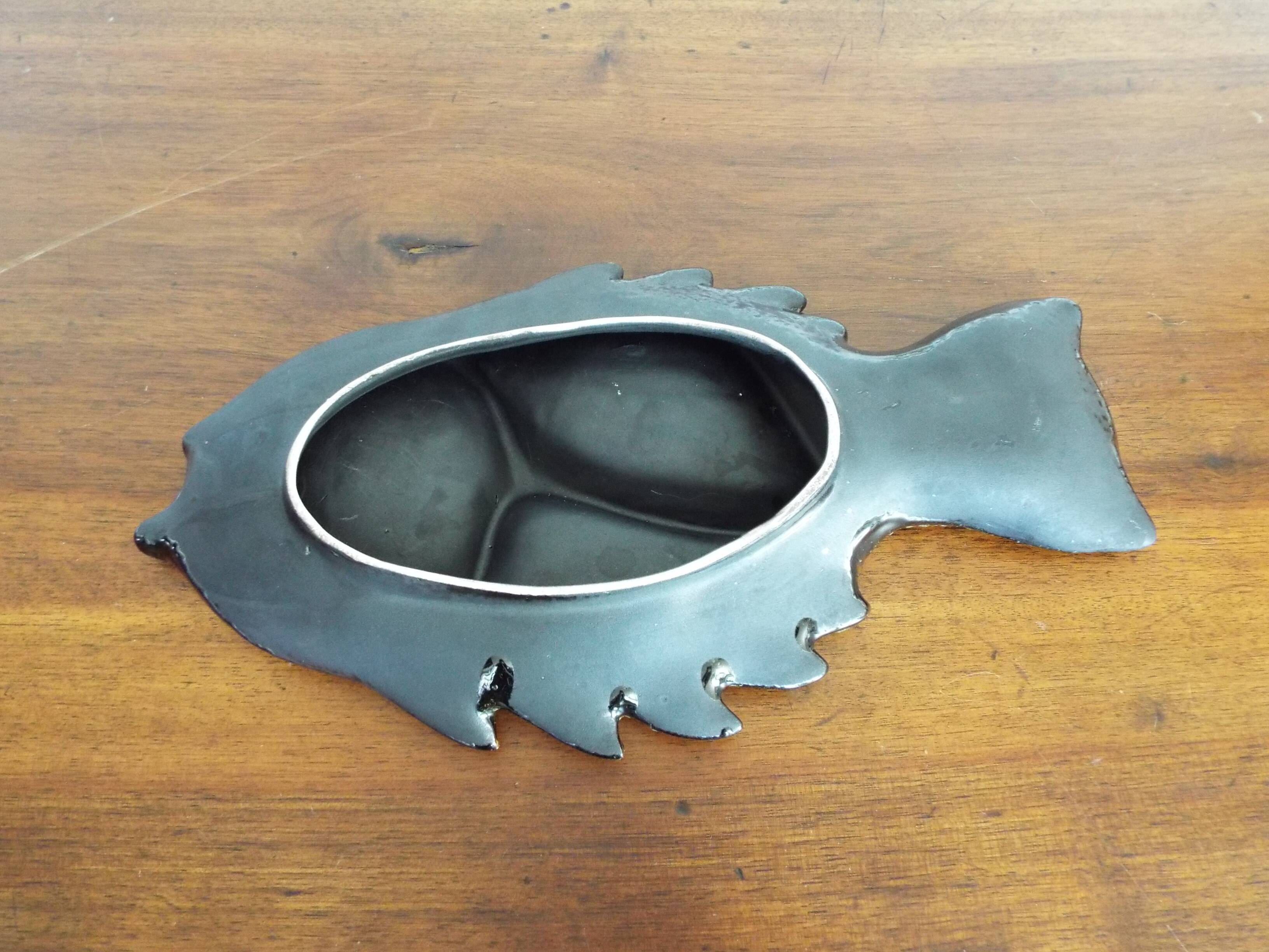 Aperitif dish with fish-shaped compartments