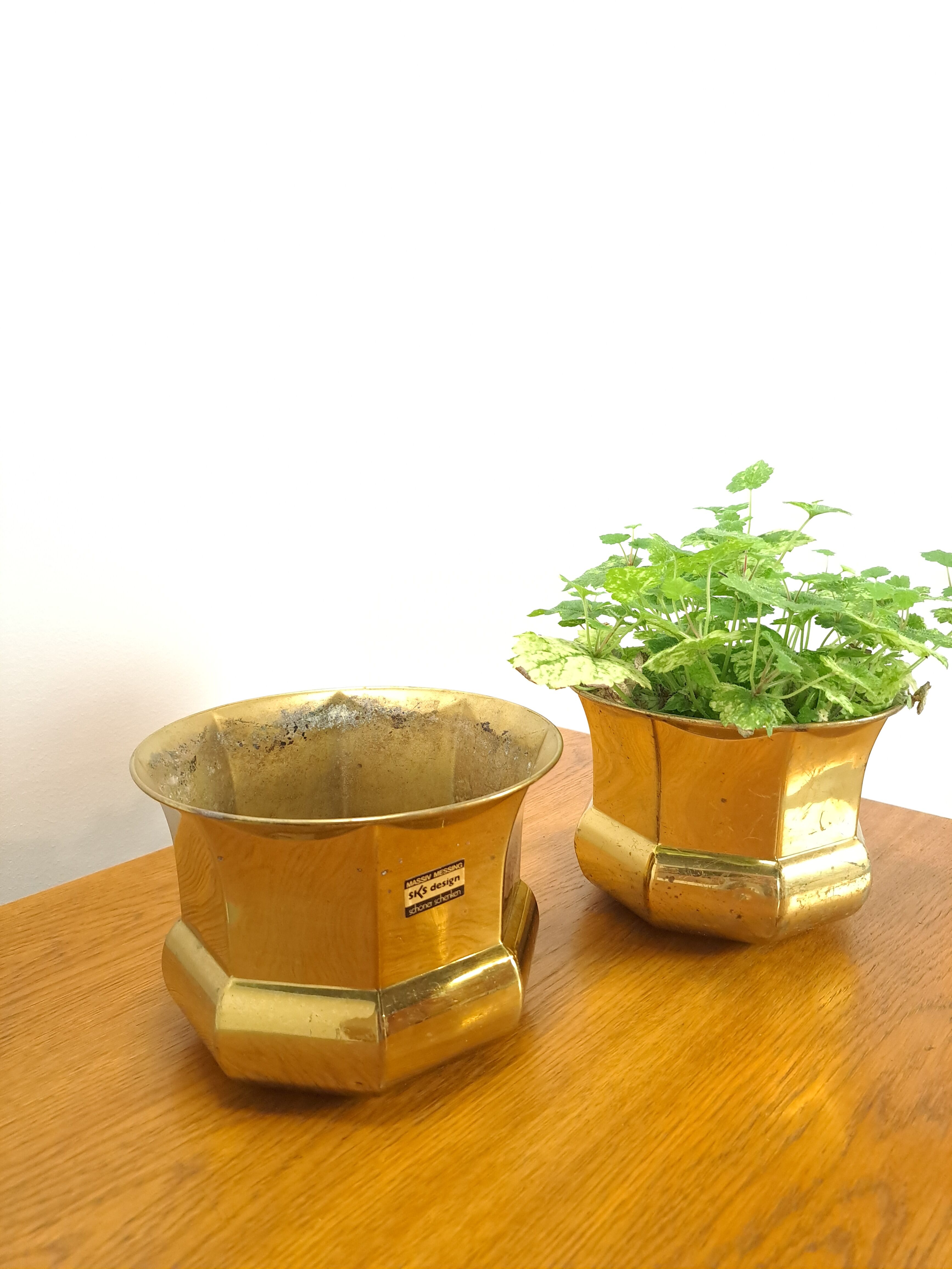 Brass set flower pots, pots