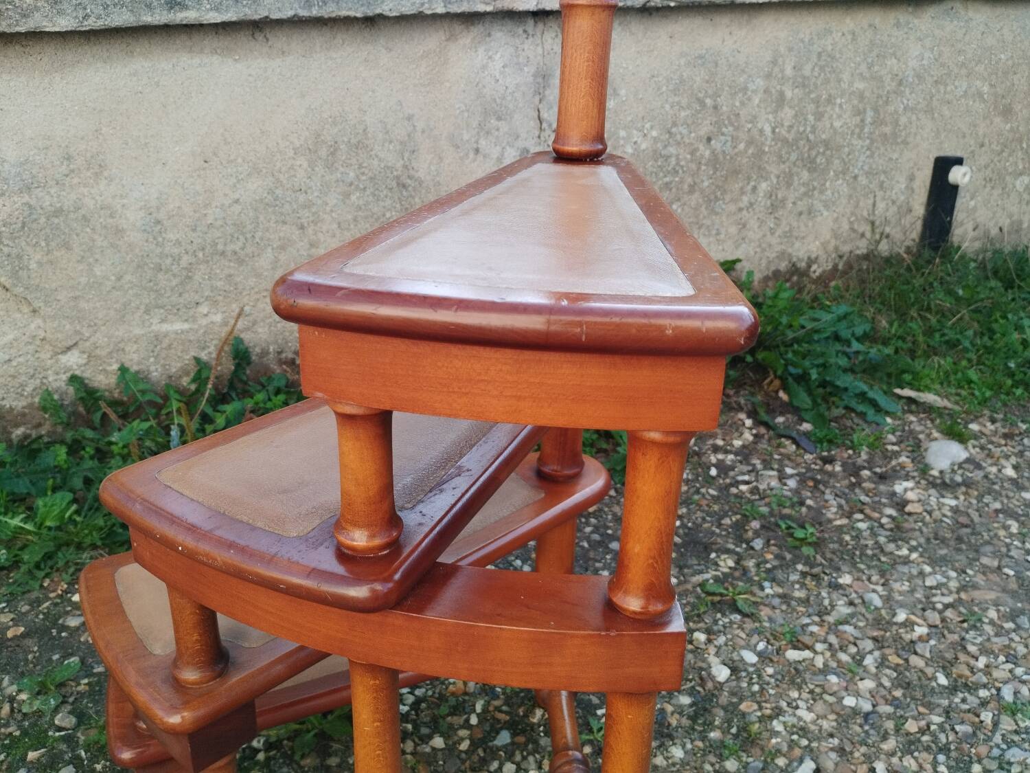 Escalier de bibliothèque ancien vintage