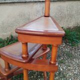 Escalier de bibliothèque ancien vintage