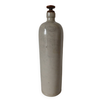 Bouteille en grès vintage