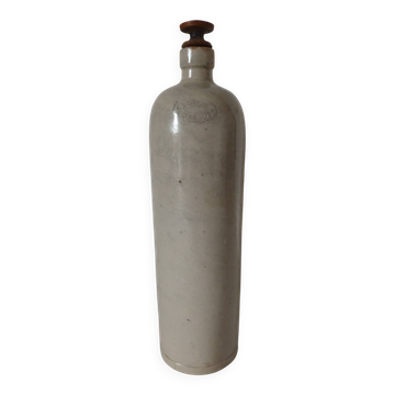 Bouteille en grès vintage