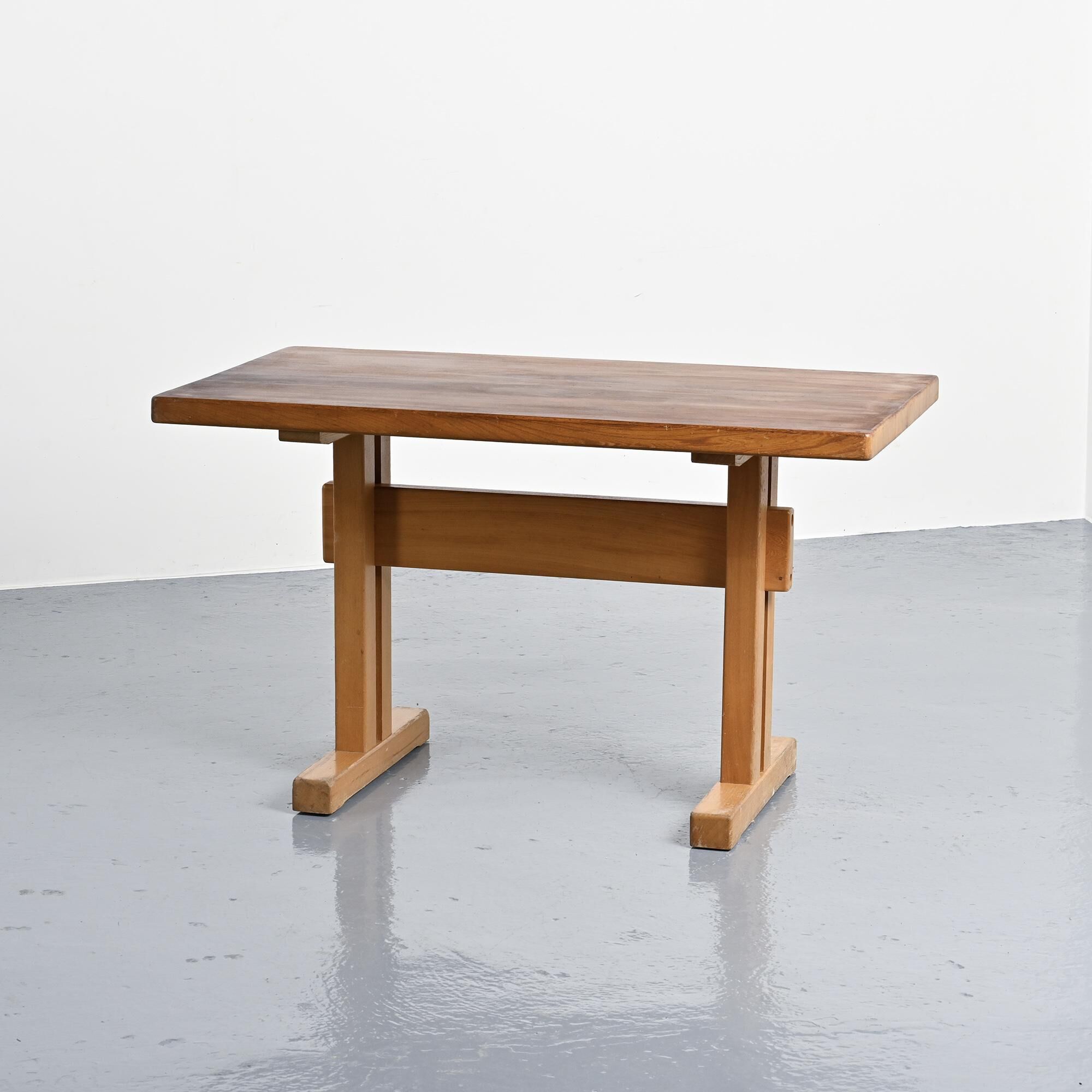 Rectangular table Les Arcs in solid elm