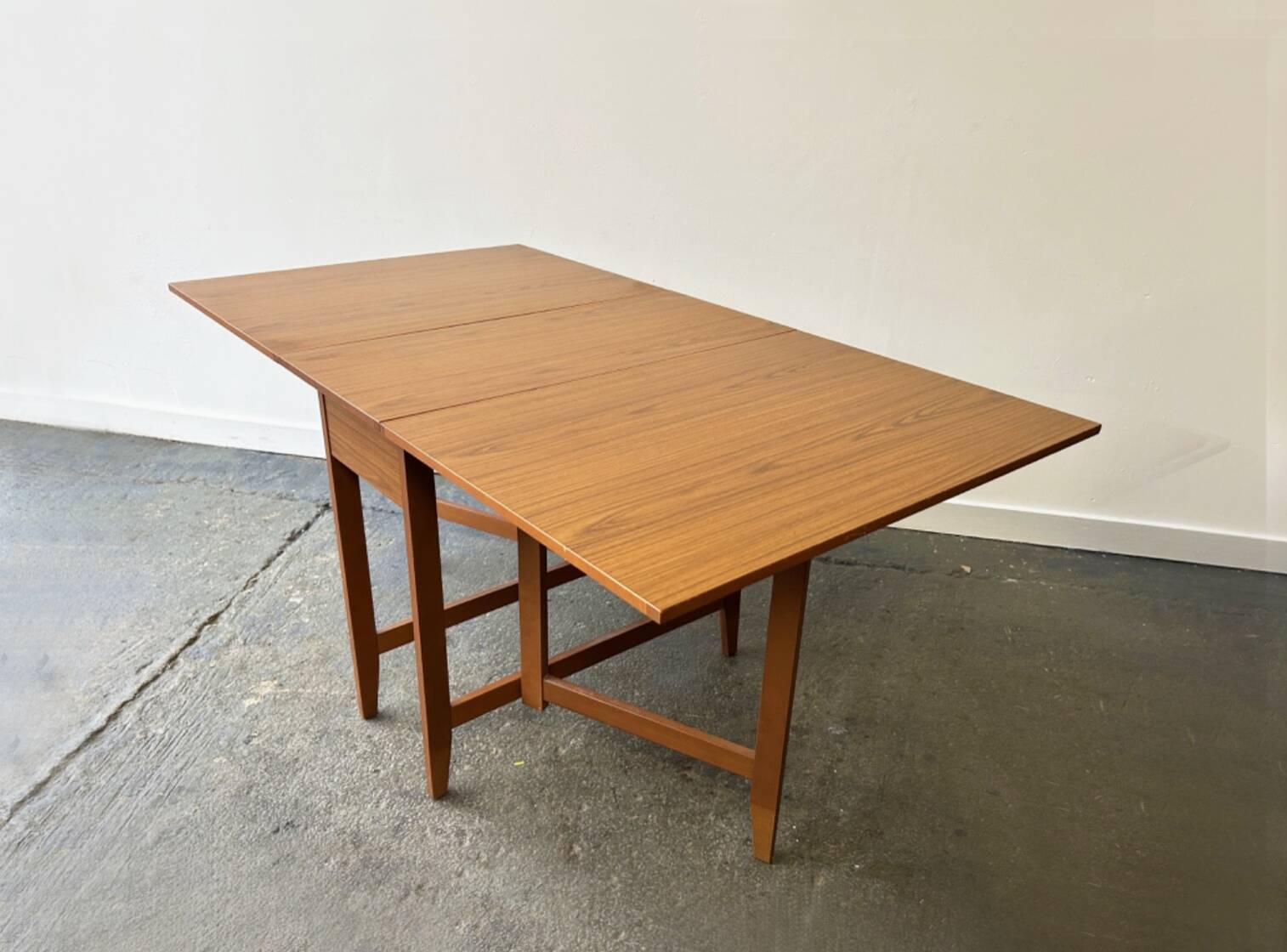 Table à manger à rabats en teck Schreiber des années 1960.