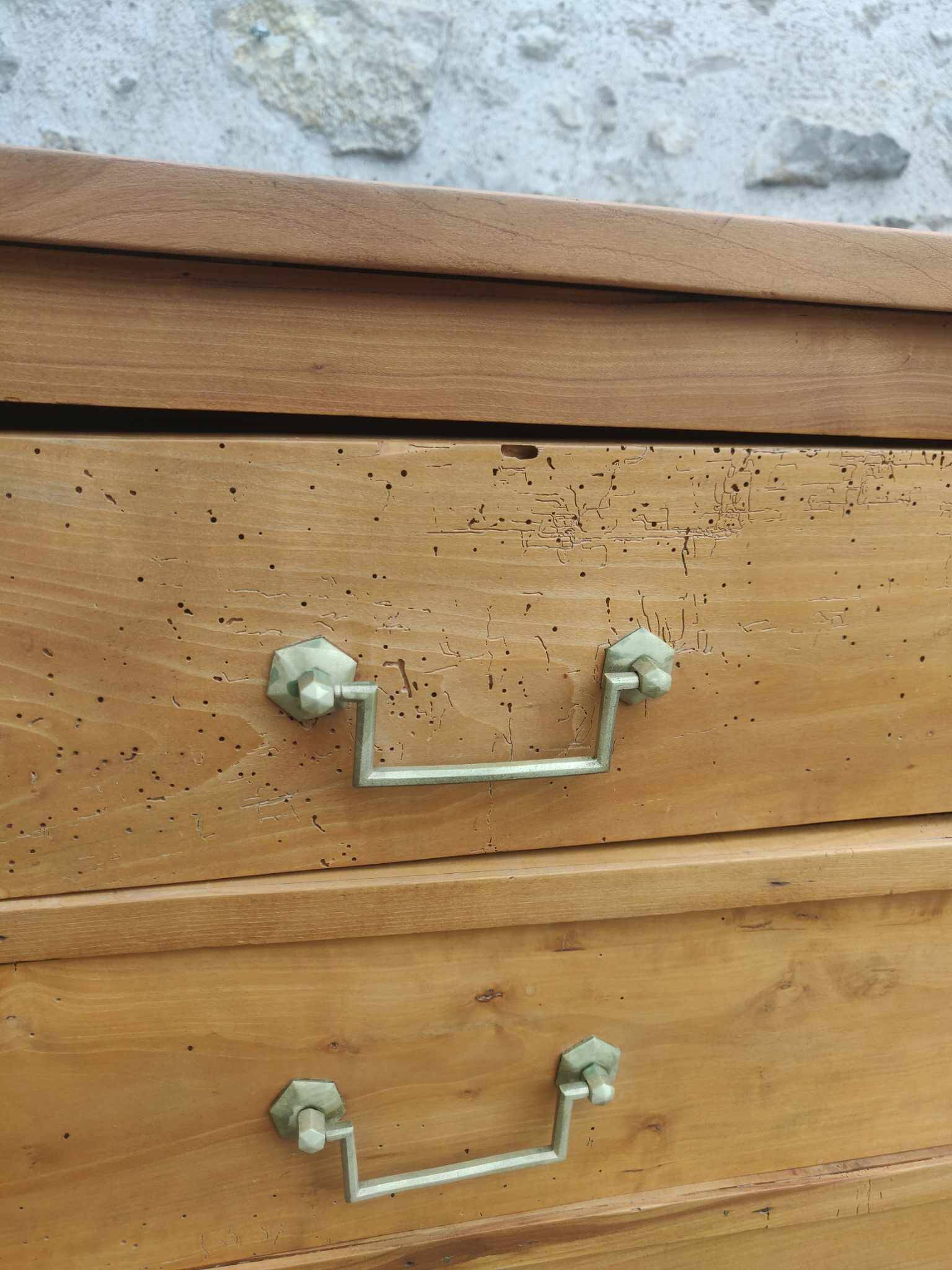 Old chest of drawers
