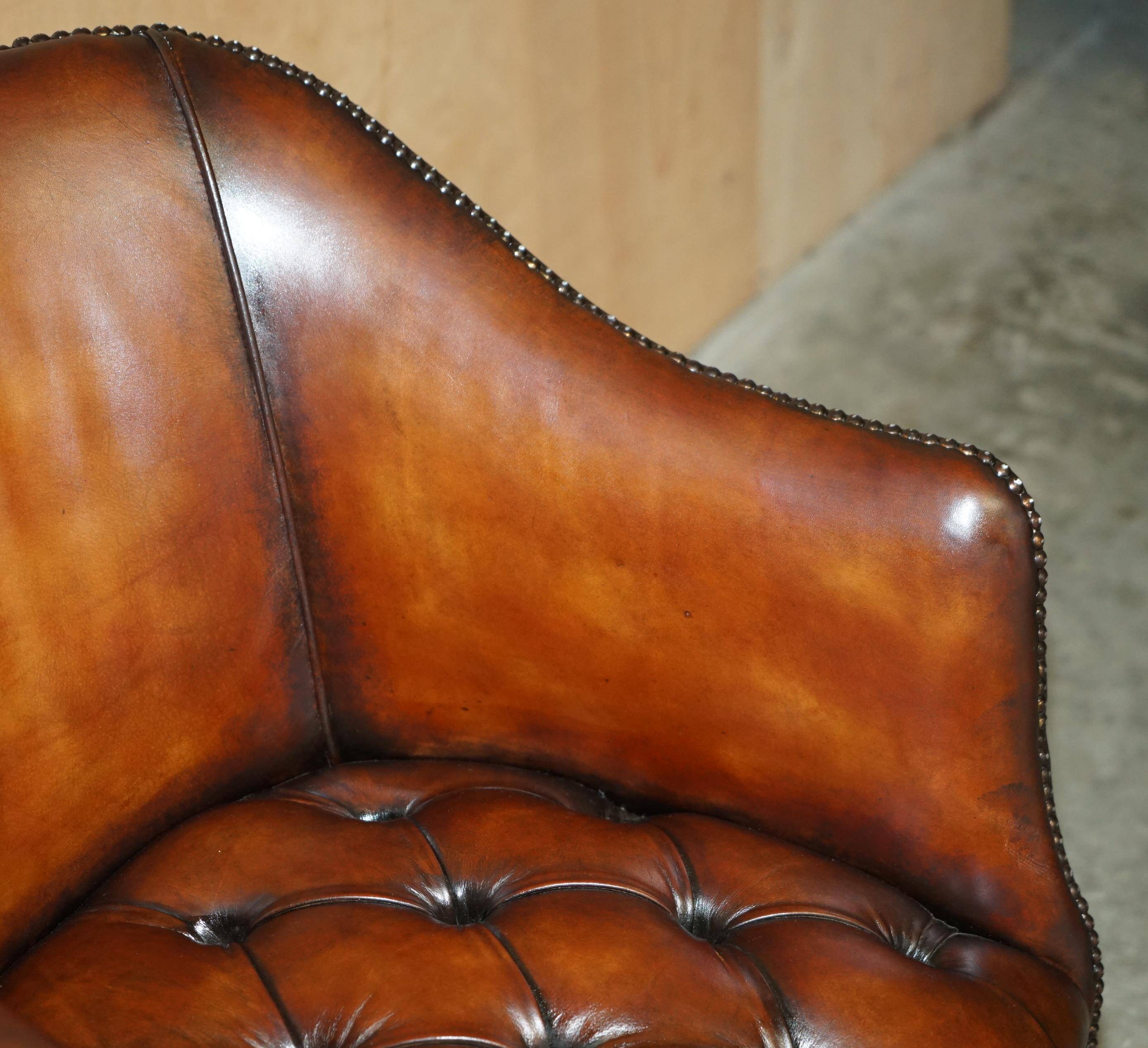 Fauteuil capitaine Chesterfield victorien restauré