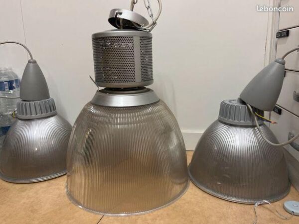 Lot de suspensions en forme de cloche