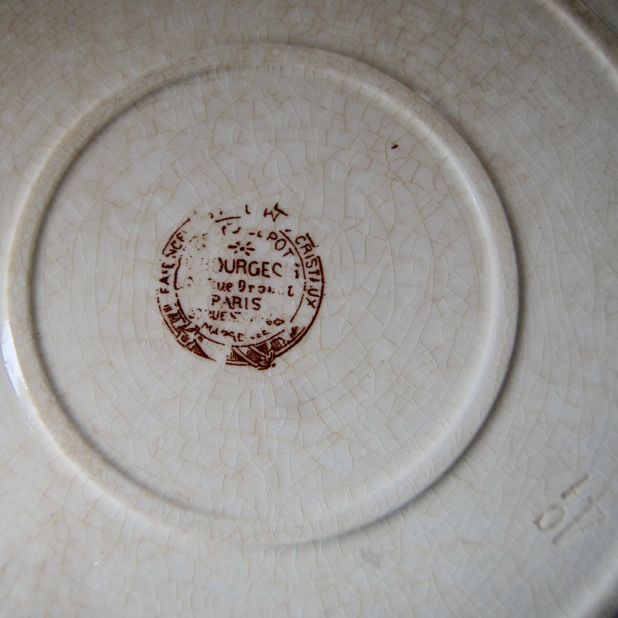 Emile Bourgeois Grand Depot serving dishes