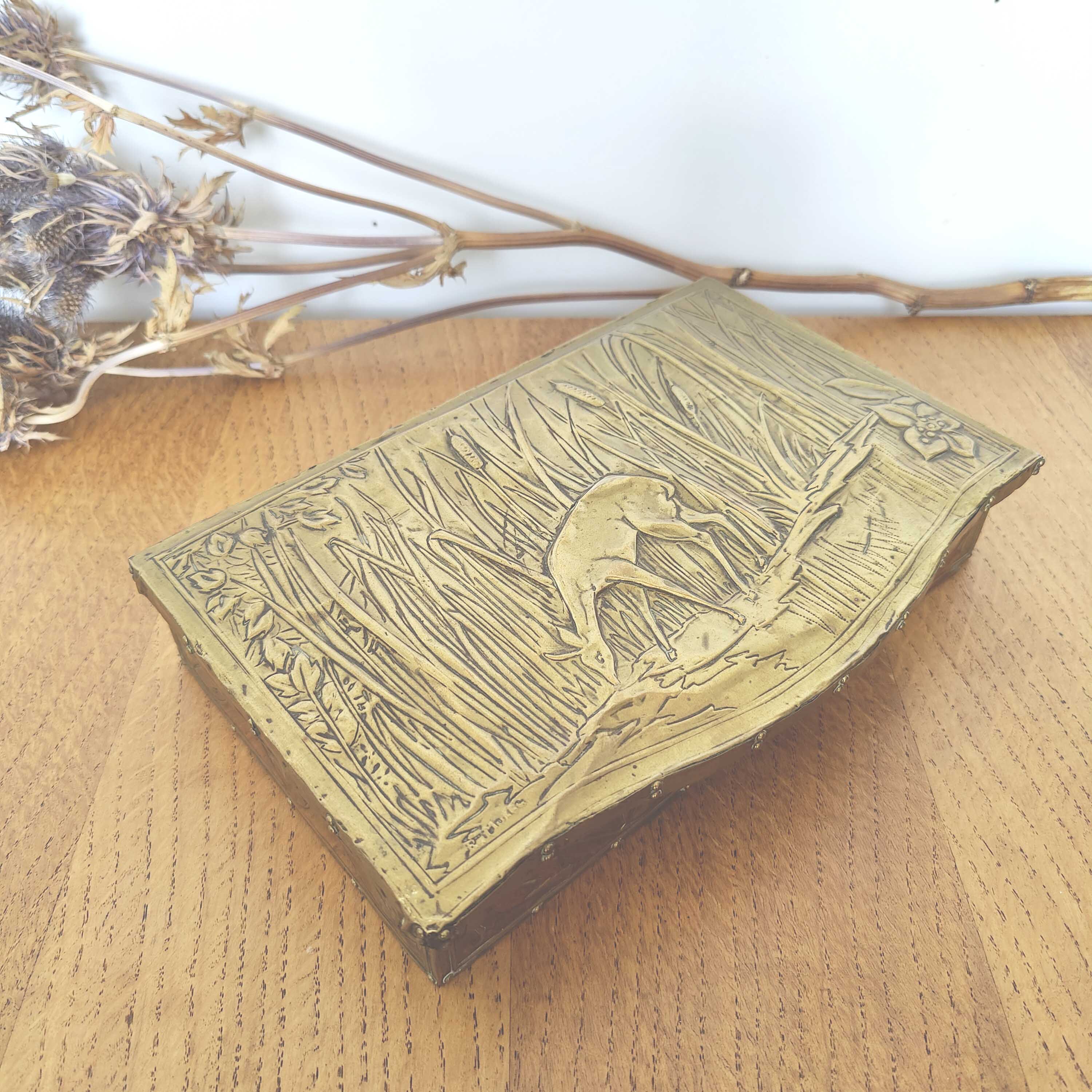 Box wood and gilded copper floral decoration reeds doe deer