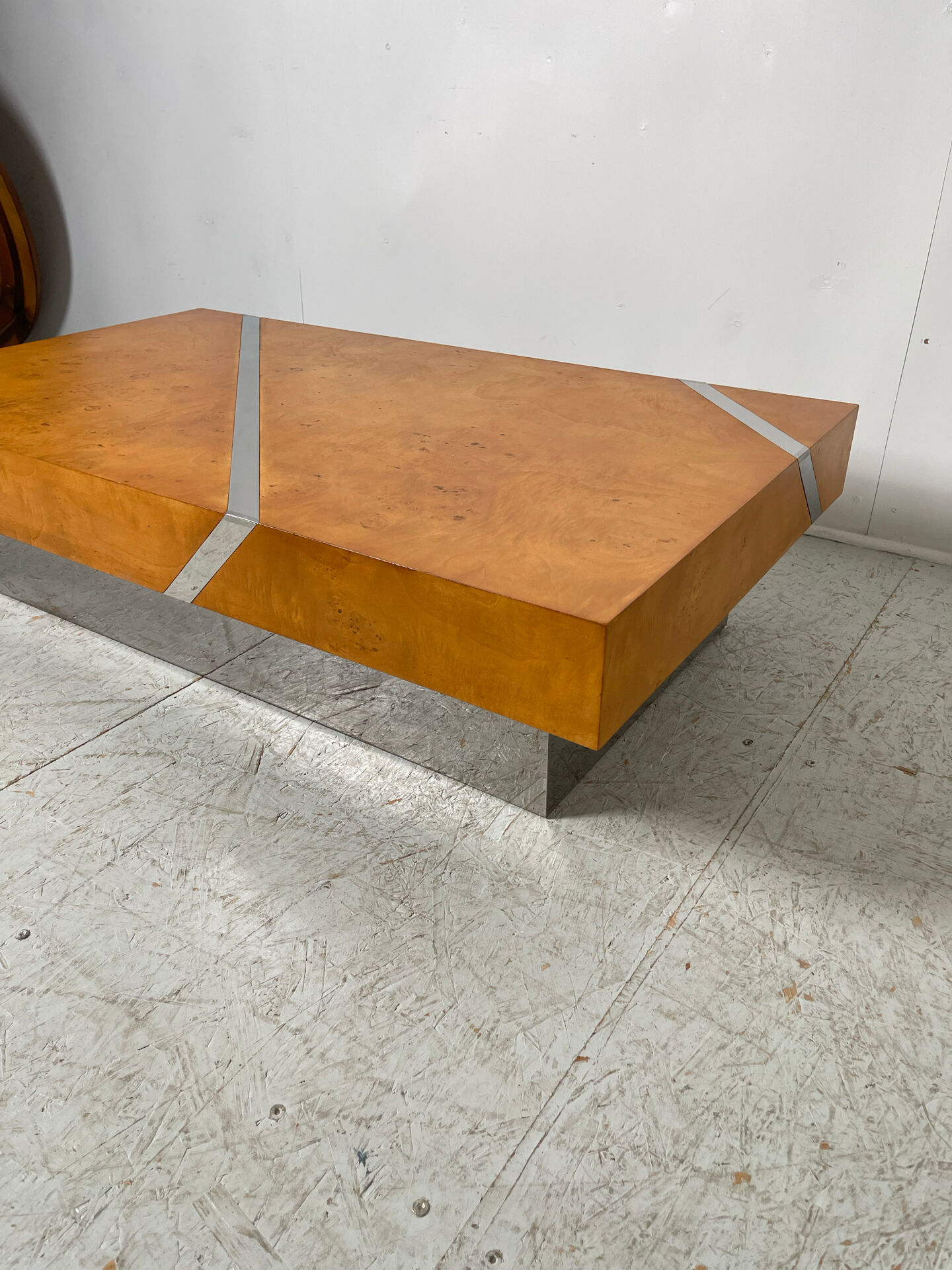 Table basse en loupe D’orme 1970