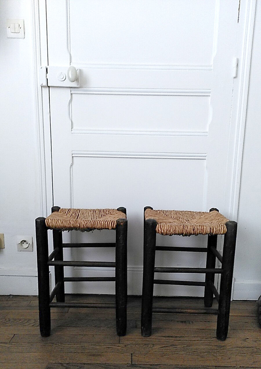 Tabourets en paille