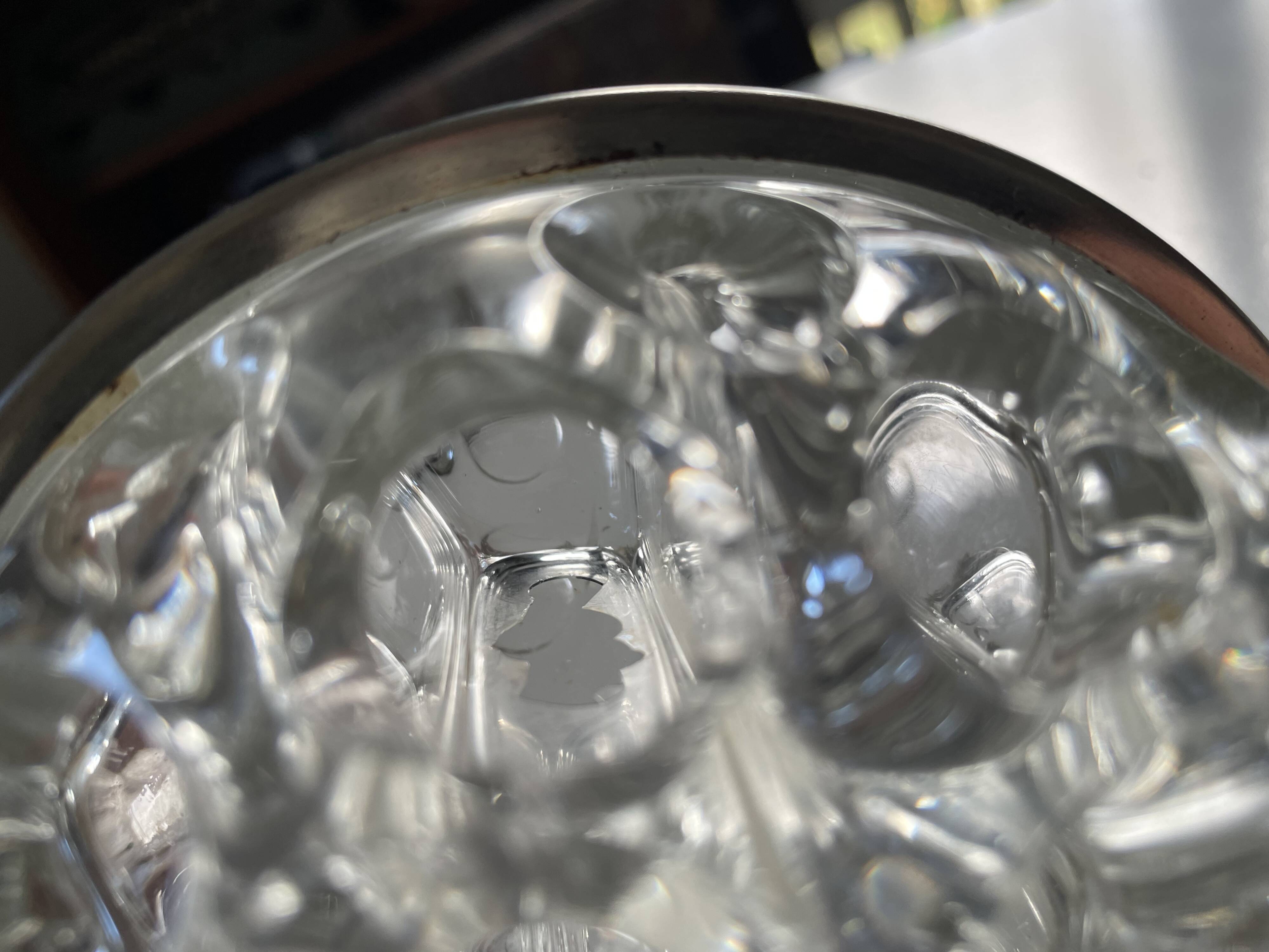 Crystal flower frog from Reims