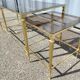Table basse et paire de bout de canapé vintage en laiton doré et verre fumé 1960 style maison jansen