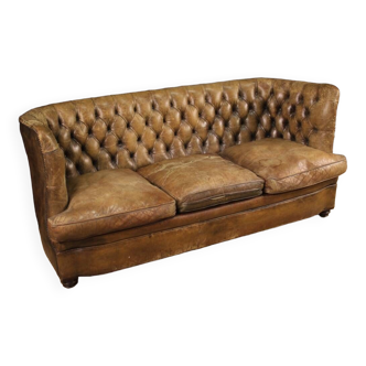 Grand canapé anglais Chesterfield en cuir des années 20