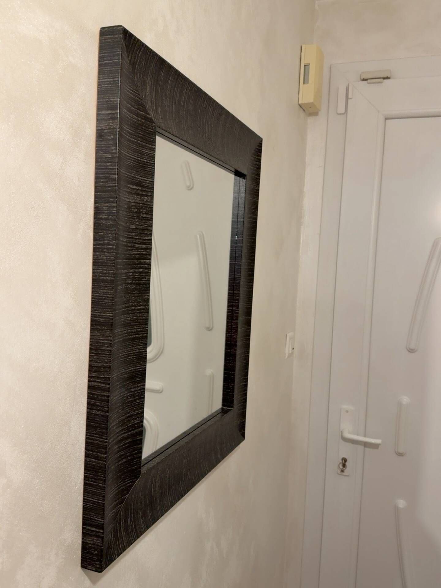Large rectangular wall mirror – Textured relief frame – 68 × 57.5