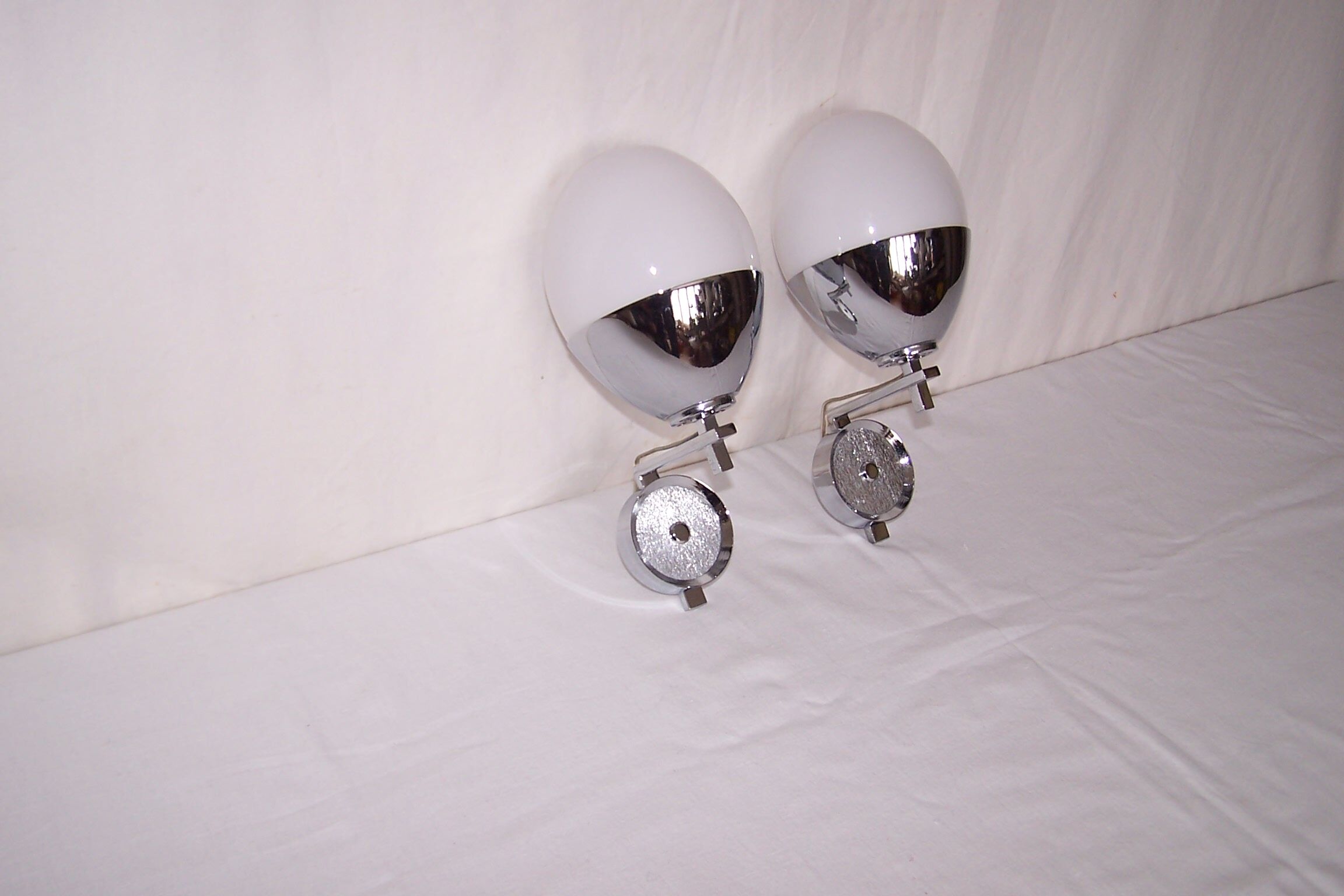 Pair of wall light egg-years 70