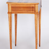 Table d’appoint Biedermeier du 19ème siècle fabriquée en Tchéquie des années 1820