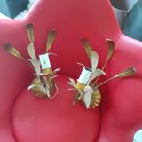 2 electrified sconces of the 70s with leaves gilded with fine gold and white