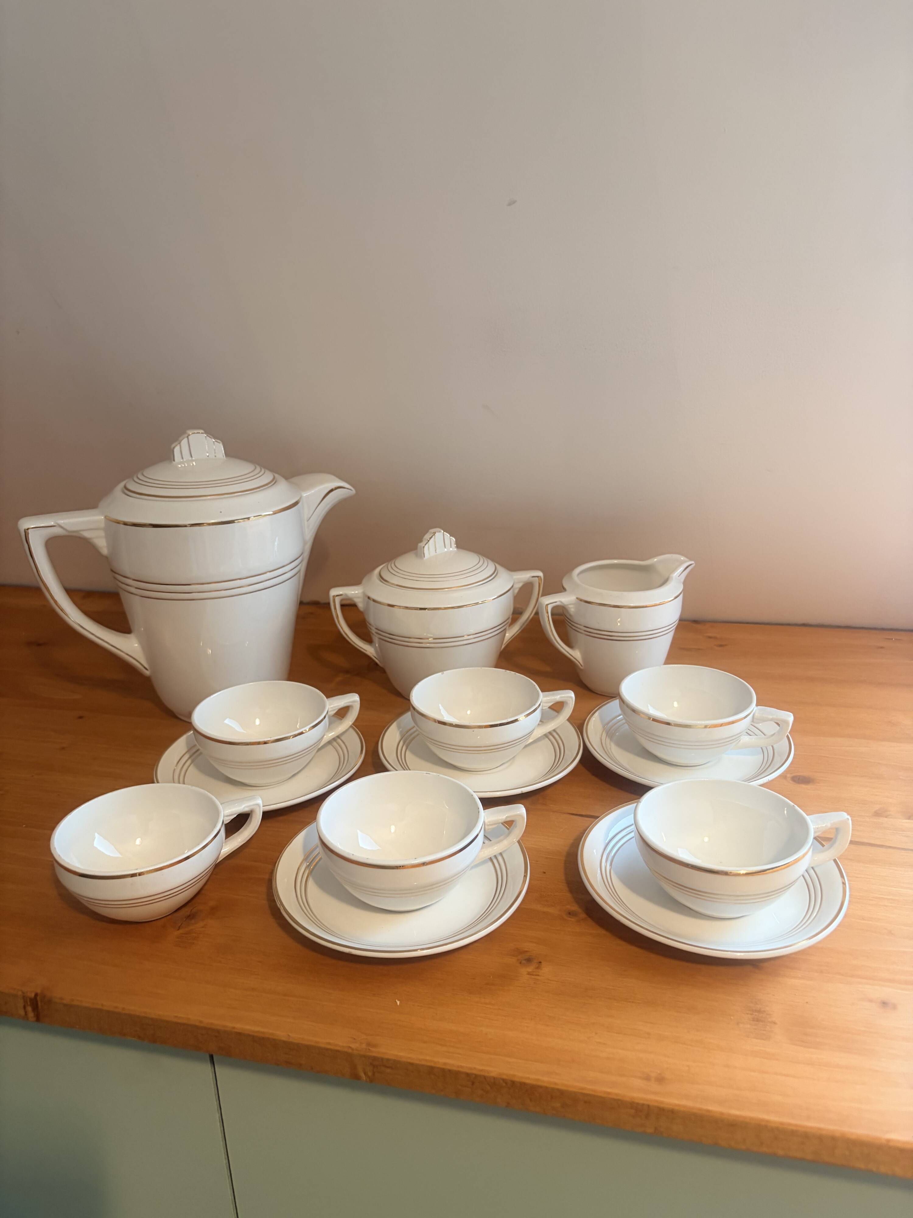 Service à café de Céranord à liseré doré 220574