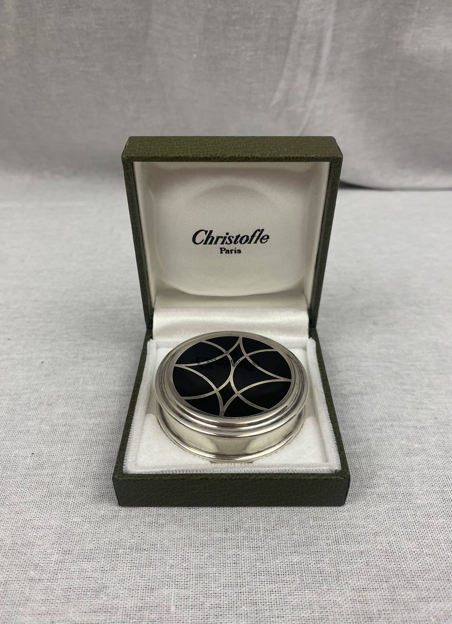 Christofle black talisman - pillbox powder box round lacquer box china silver metal tbe
