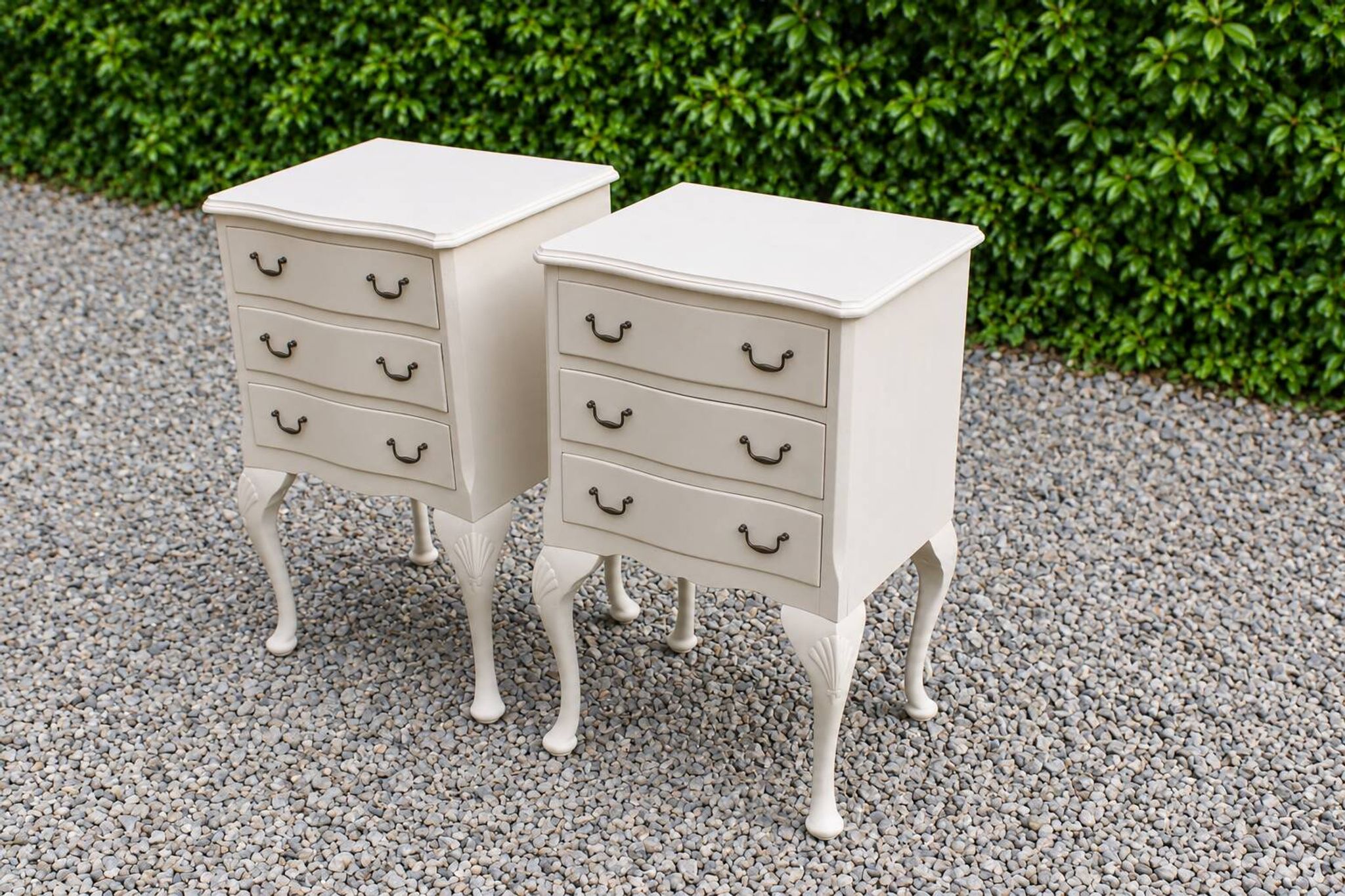 Pair of renovated antique bedside tables – Ivory from Orfèvres Libéron – 3 drawers