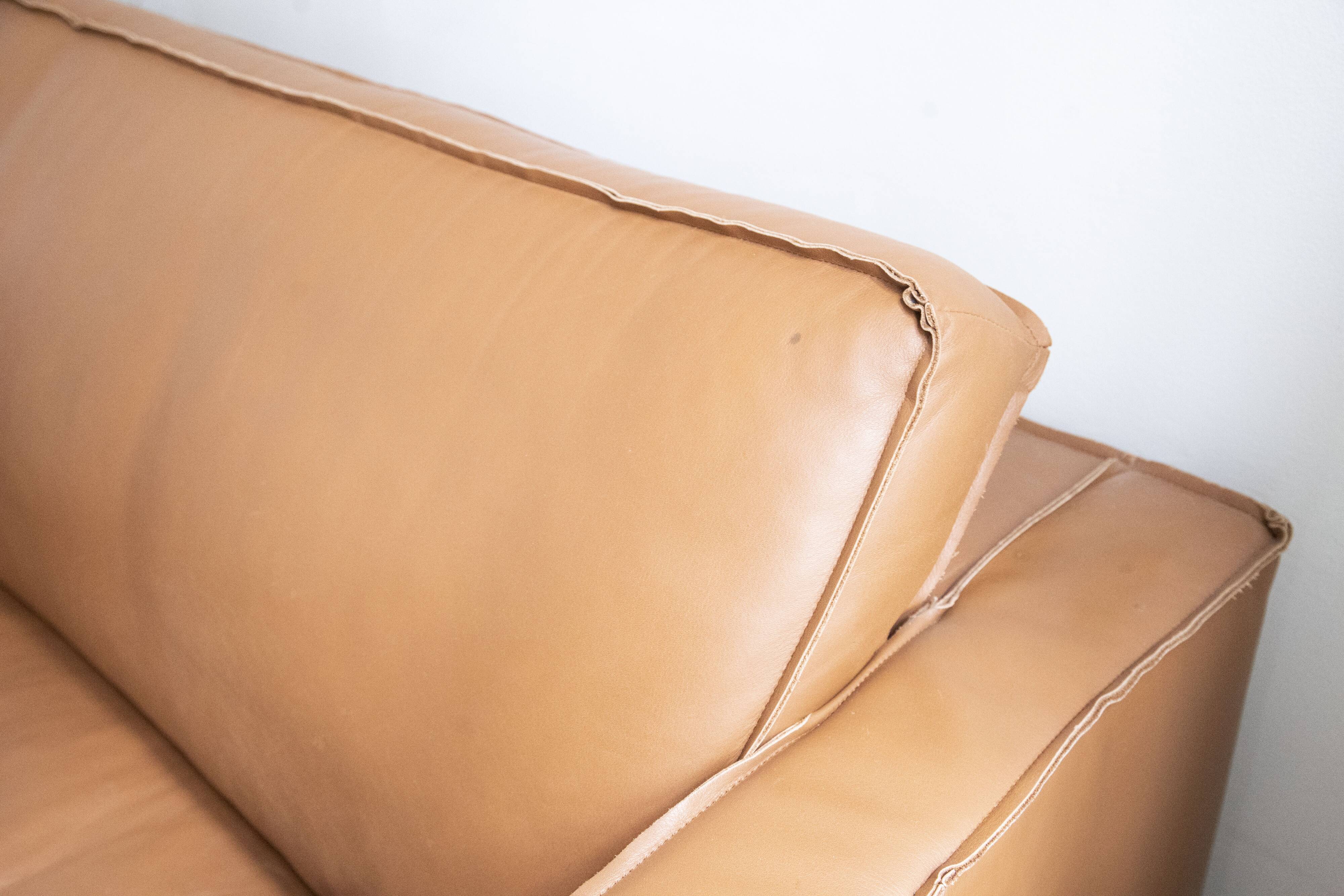 Canapé en cuir acheté dans une boutique Design en Belgique