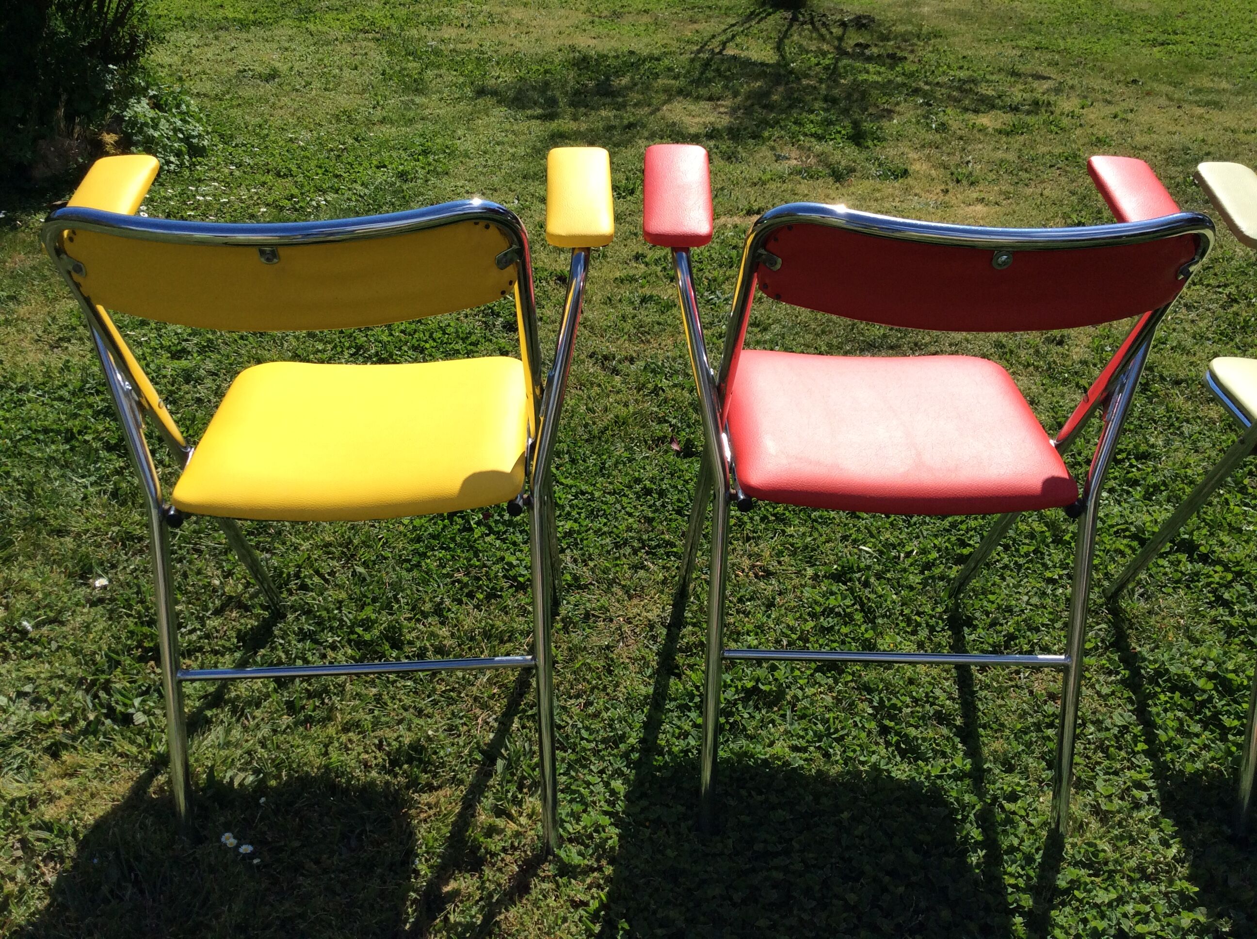 Lot of 4 vintage chairs