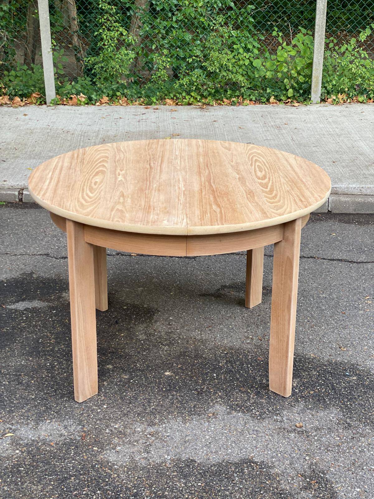 Scandinavian round extendable dining table stripped in raw oak 1980