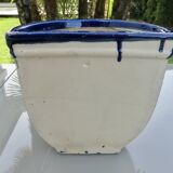 Potiche murale en terre cuite vernissée bleue à décor de raisin, années 70