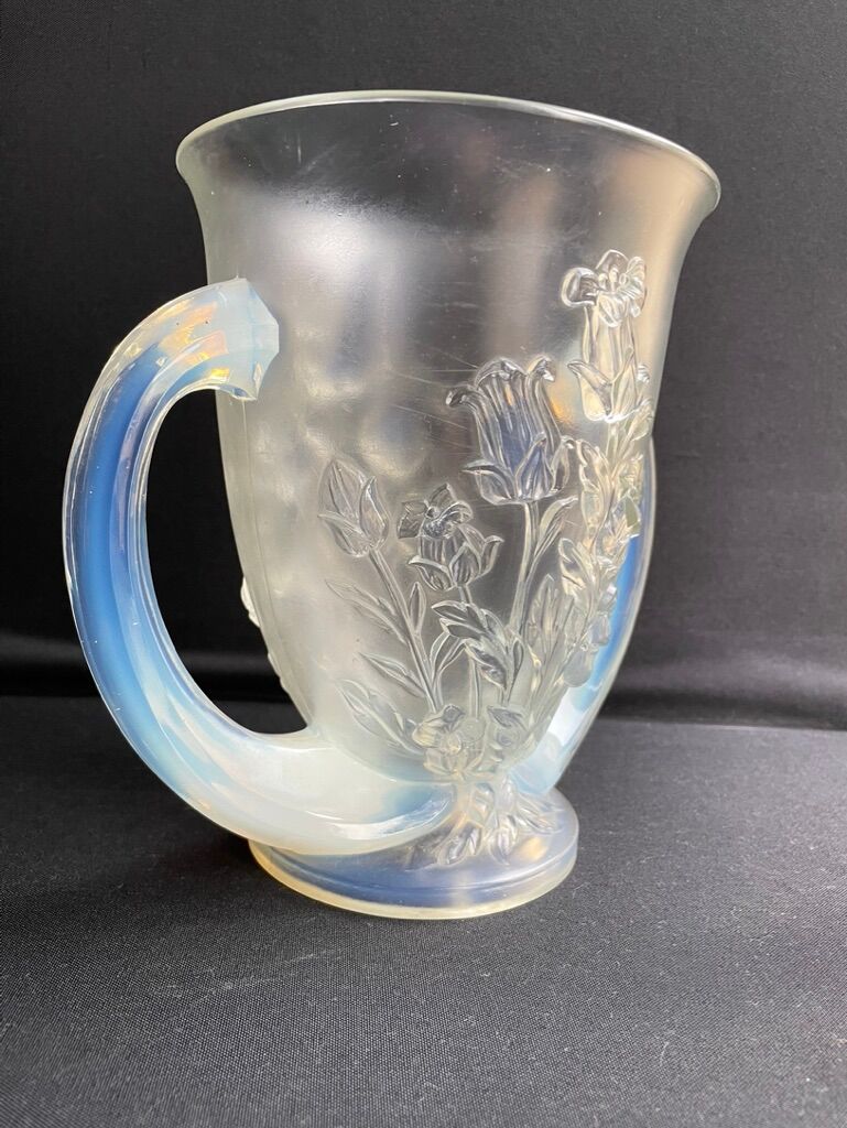 Large vase with 2 Art Deco handles signed Verlys