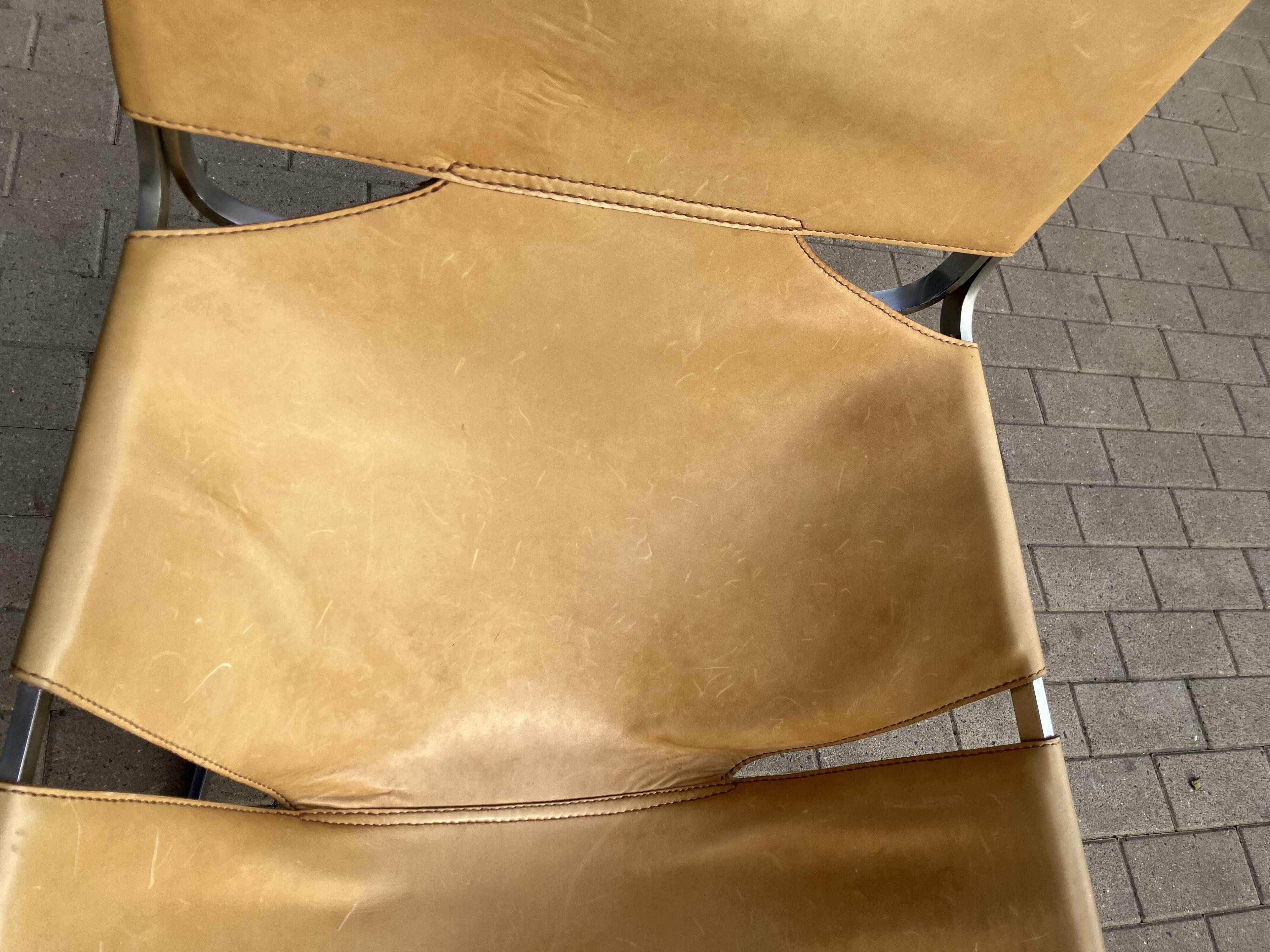 Artifort F444 van Pierre Paulin, natural camel leather