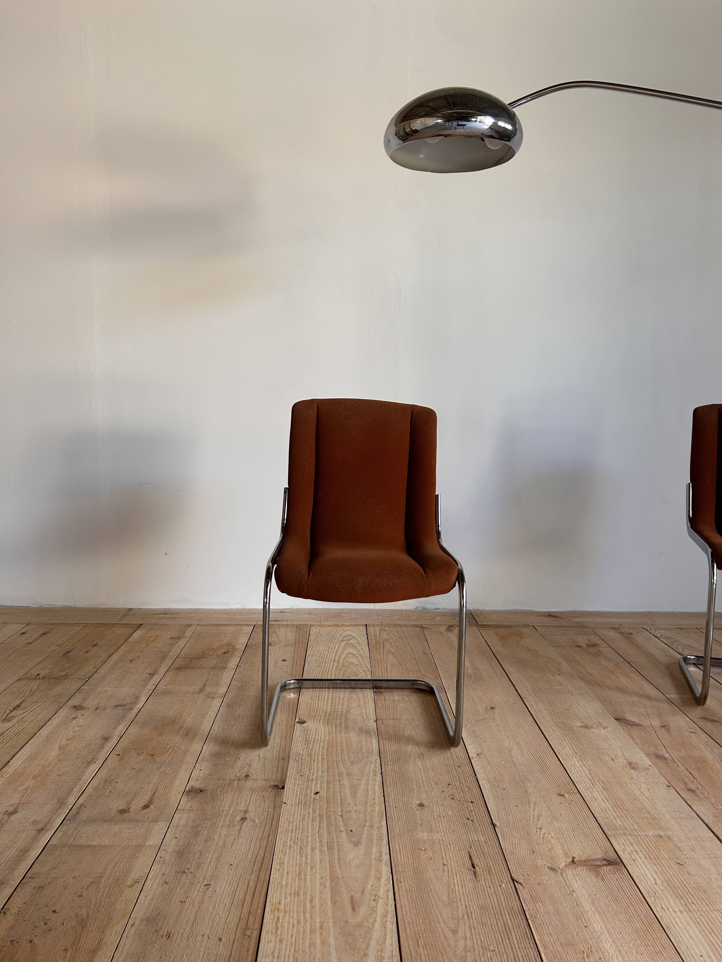 Série de 4 chaises vintage pied chromé