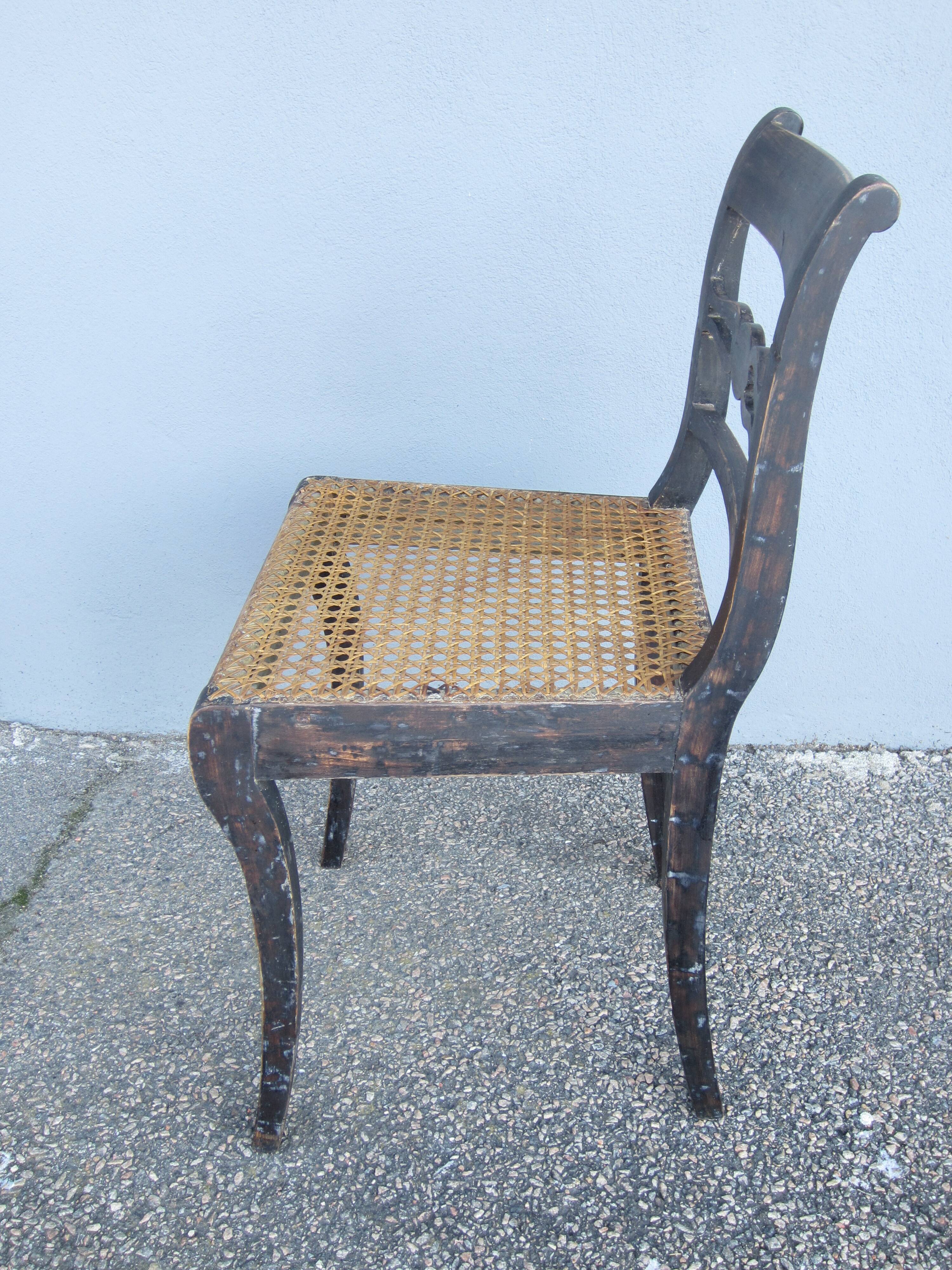 Scandinavian cannée chair