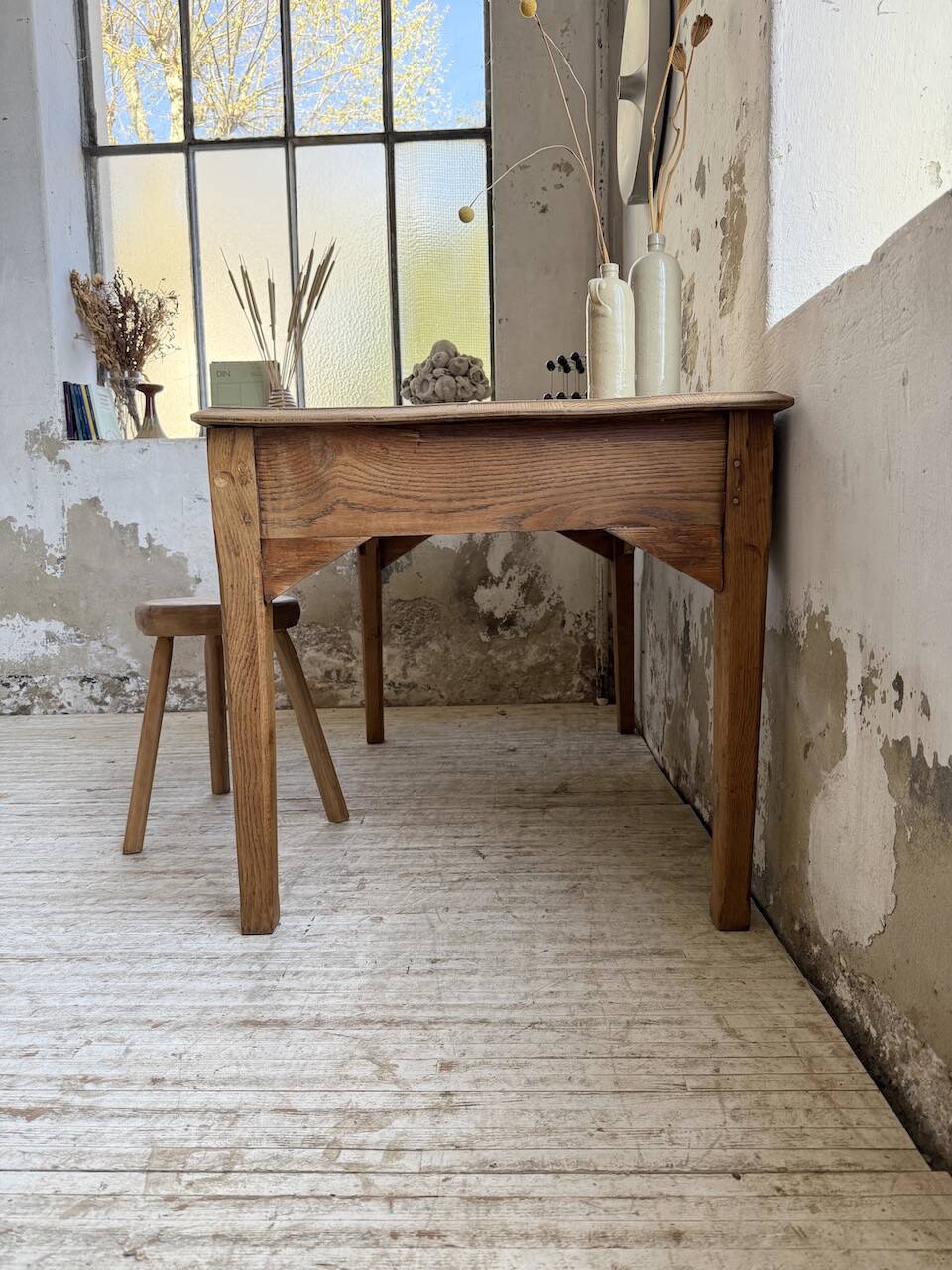 Oak desk with spindle legs, 1950s