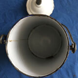Pot à lait en tôle emaille