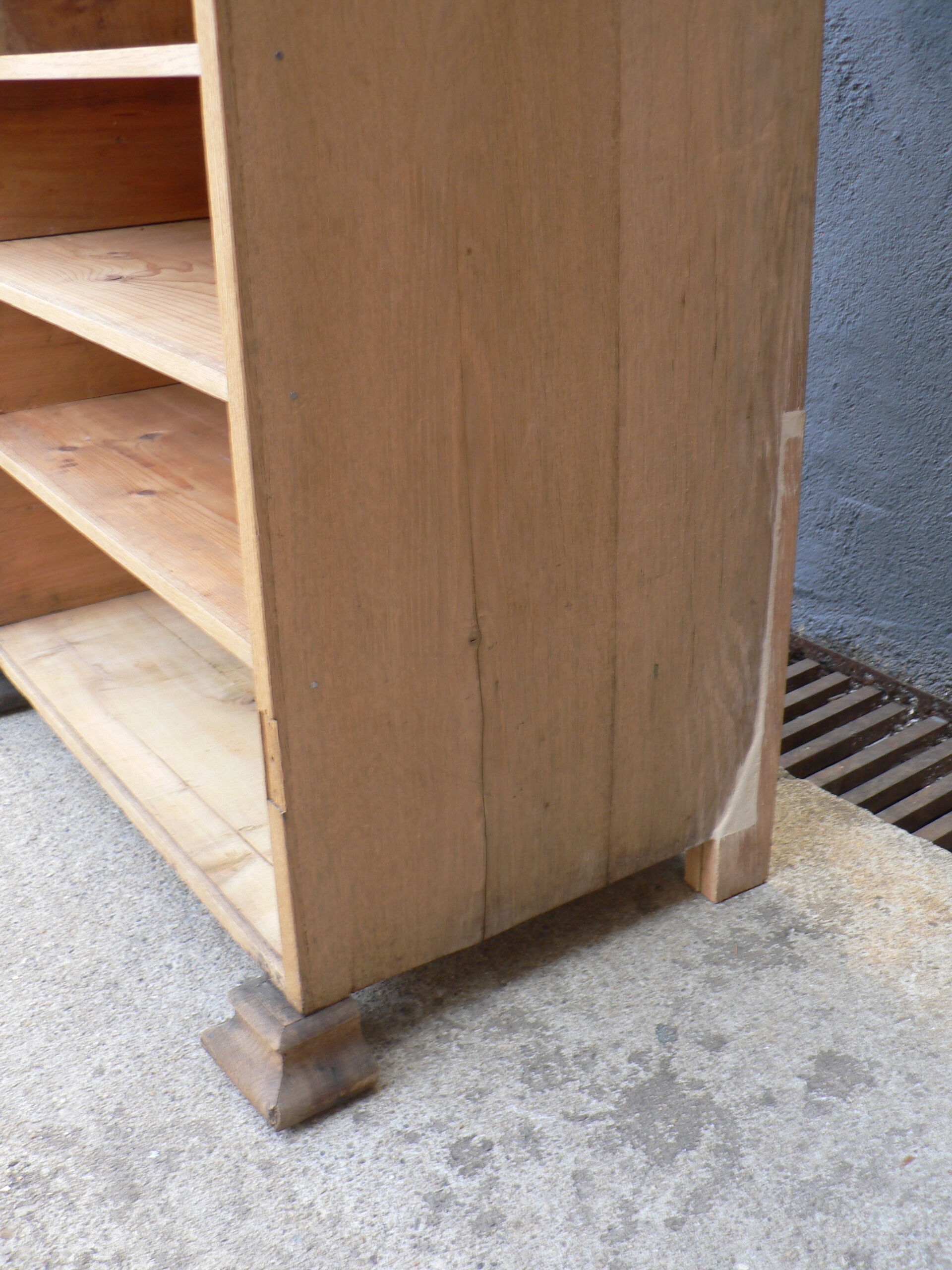 Furniture shelf scoured damask