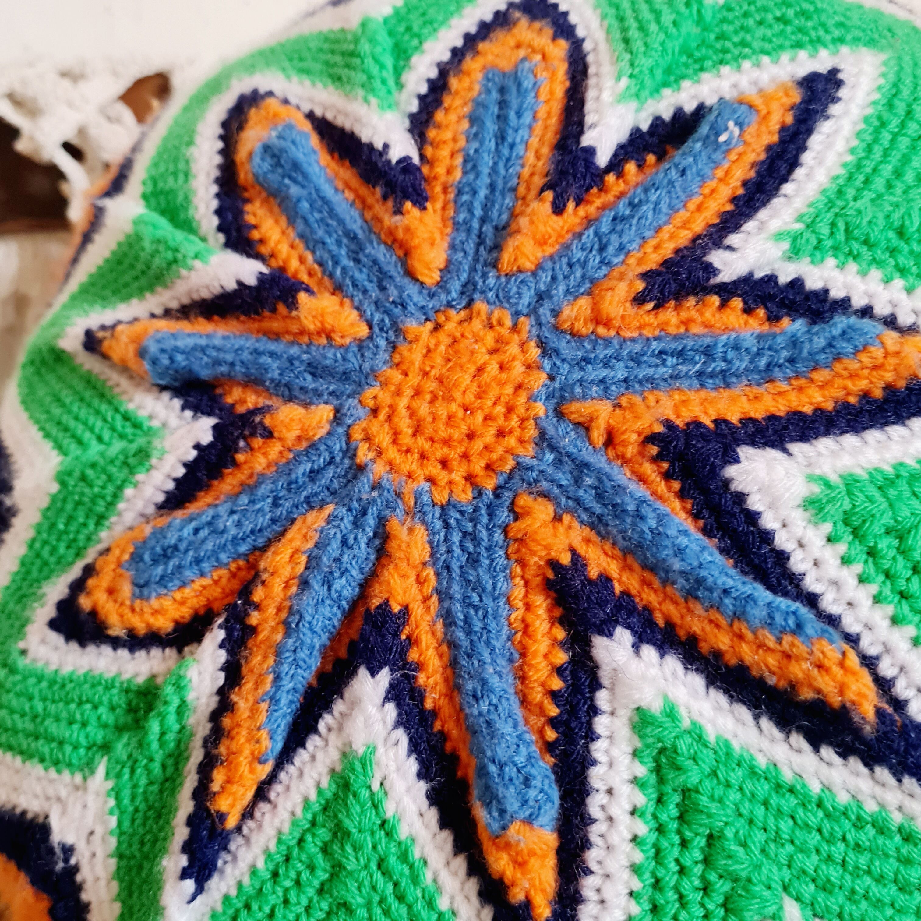 Round cushion hook wool