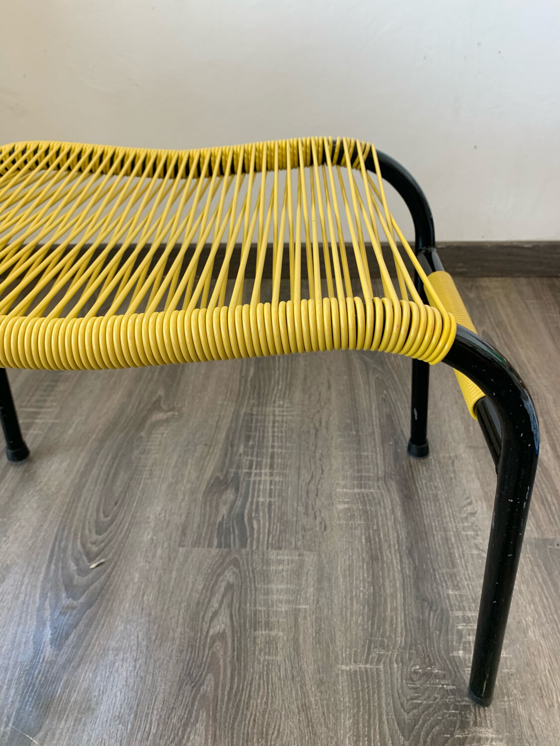 Yellow scoubidou ottoman