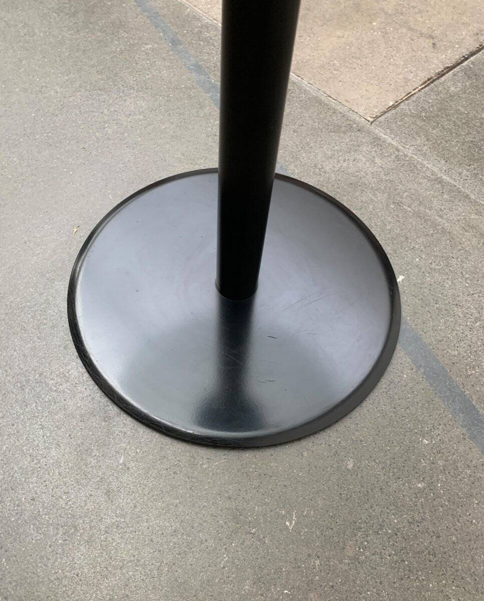 Table d'appoint postmoderne vintage d'Ikea