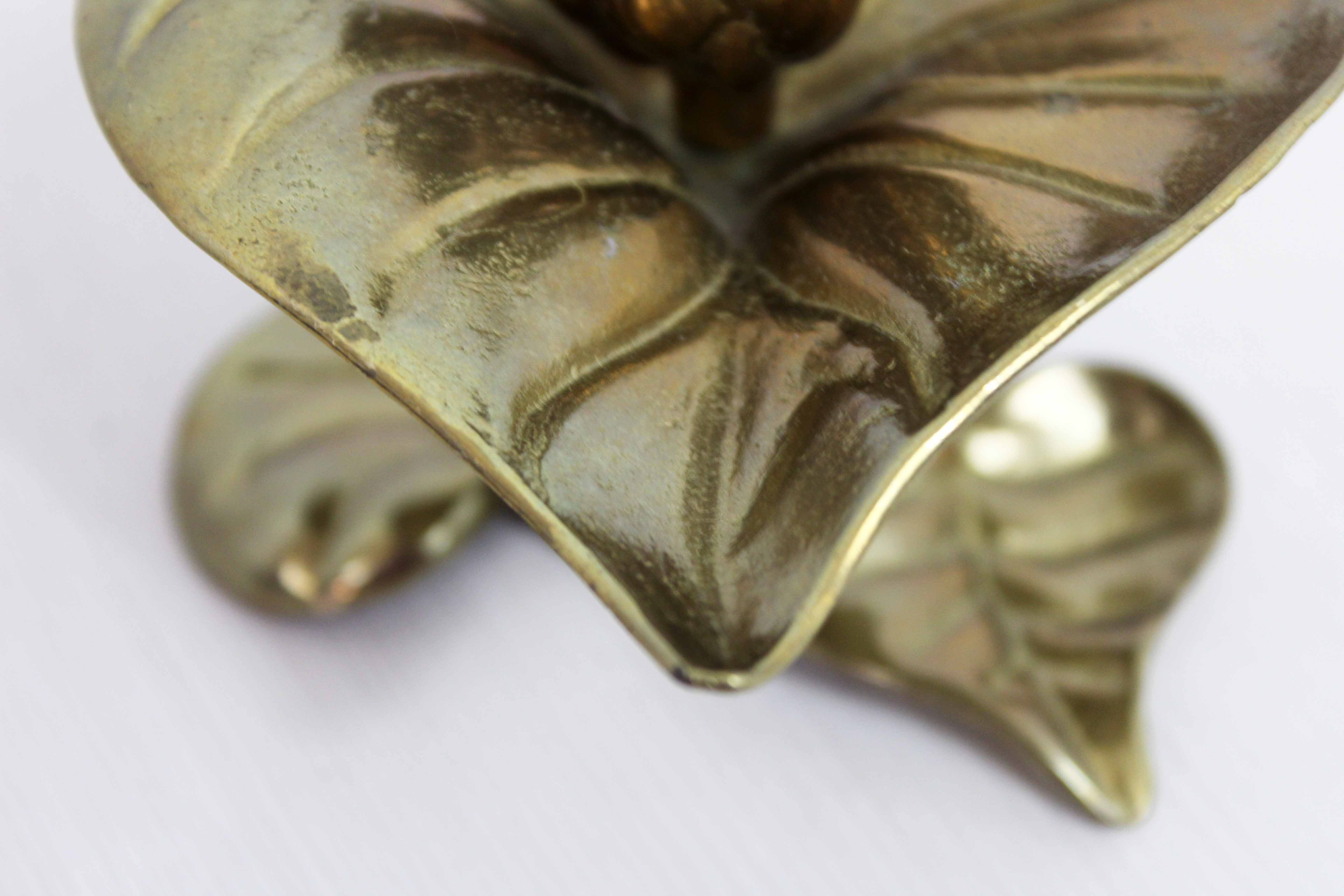 Brass leaf candle holder